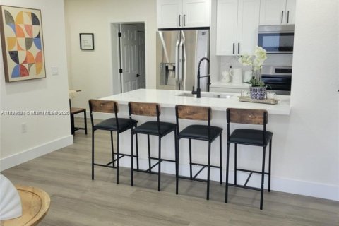House in Miami Gardens, Florida 4 bedrooms, 106.47 sq.m. № 1938709 - photo 21