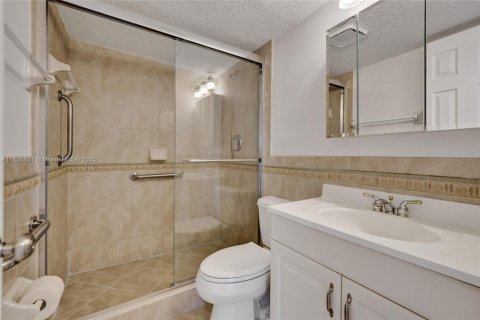 Condominio en alquiler en Hollywood, Florida, 2 dormitorios, 97.55 m2 № 1820084 - foto 18