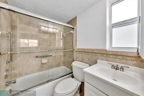 Снять в аренду кондоминиум в Холливуд, Флорида 2 спальни, 97.55м2, № 1820084 - фото 19