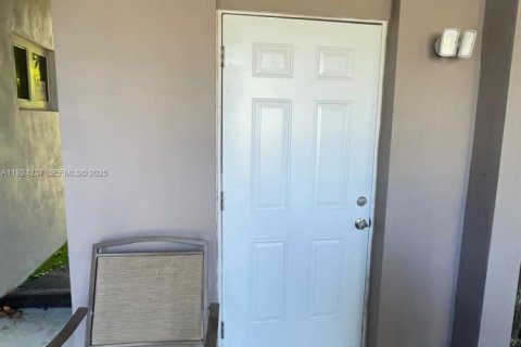 Casa en alquiler en Oakland Park, Florida, 3 dormitorios, 97.55 m2 № 1983057 - foto 23