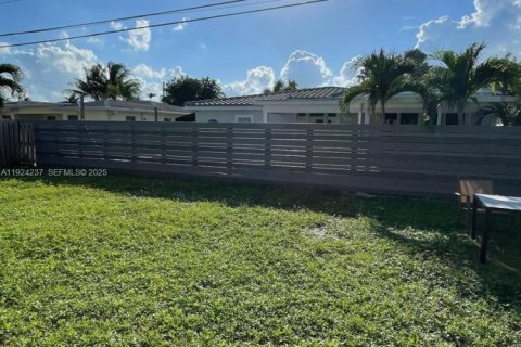 Casa en alquiler en Oakland Park, Florida, 3 dormitorios, 97.55 m2 № 1983057 - foto 25