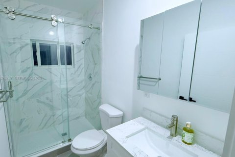 Casa en alquiler en Oakland Park, Florida, 3 dormitorios, 97.55 m2 № 1983057 - foto 18