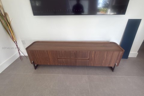 Casa en alquiler en Oakland Park, Florida, 3 dormitorios, 97.55 m2 № 1983057 - foto 4