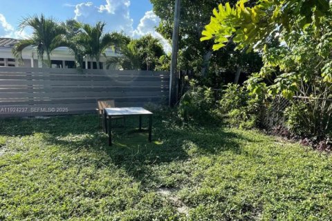 Casa en alquiler en Oakland Park, Florida, 3 dormitorios, 97.55 m2 № 1983057 - foto 24