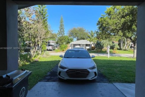 Casa en alquiler en Oakland Park, Florida, 3 dormitorios, 97.55 m2 № 1983057 - foto 27