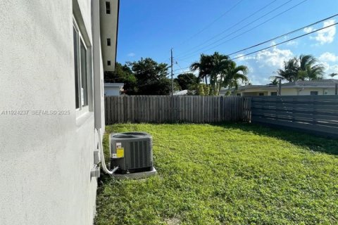 Casa en alquiler en Oakland Park, Florida, 3 dormitorios, 97.55 m2 № 1983057 - foto 26