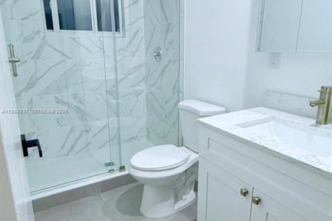 Casa en alquiler en Oakland Park, Florida, 3 dormitorios, 97.55 m2 № 1983057 - foto 10