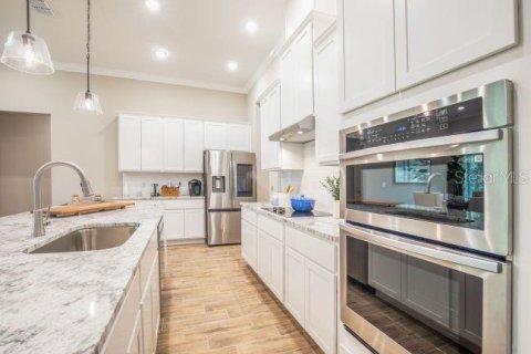 Casa en venta en Weeki Wachee, Florida, 4 dormitorios, 212.37 m2 № 2325089 - foto 7