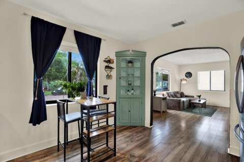 House in Gulfport, Florida 2 bedrooms, 102.56 sq.m. № 2321780 - photo 6