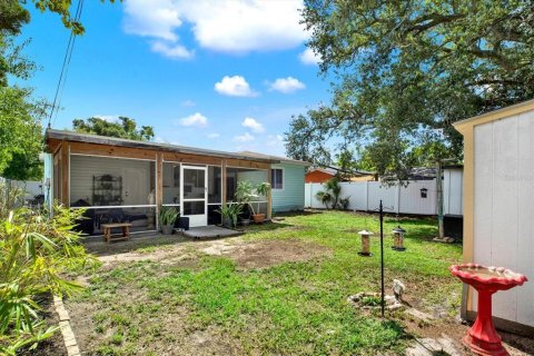 House in Gulfport, Florida 2 bedrooms, 102.56 sq.m. № 2321780 - photo 18