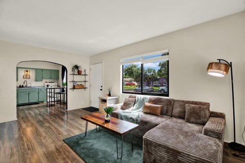 House in Gulfport, Florida 2 bedrooms, 102.56 sq.m. № 2321780 - photo 4