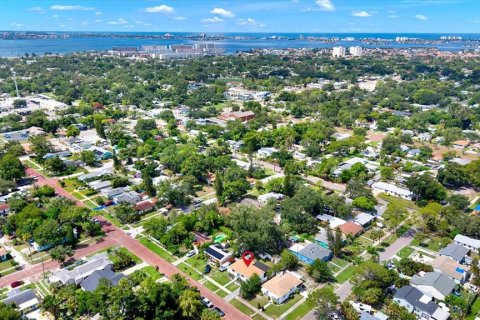 House in Gulfport, Florida 2 bedrooms, 102.56 sq.m. № 2321780 - photo 22