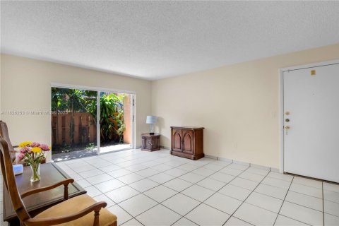 Copropriété à vendre à Miami Lakes, Floride: 2 chambres, 85.28 m2 № 1805954 - photo 5