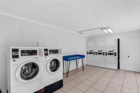 Copropriété à vendre à Miami Lakes, Floride: 2 chambres, 85.28 m2 № 1805954 - photo 17