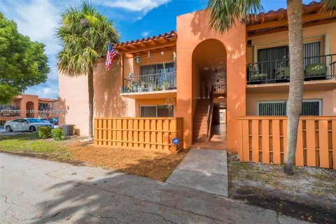 Copropriété à vendre à Miami Lakes, Floride: 2 chambres, 85.28 m2 № 1805954 - photo 1
