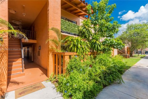 Copropriété à vendre à Miami Lakes, Floride: 2 chambres, 85.28 m2 № 1805954 - photo 13