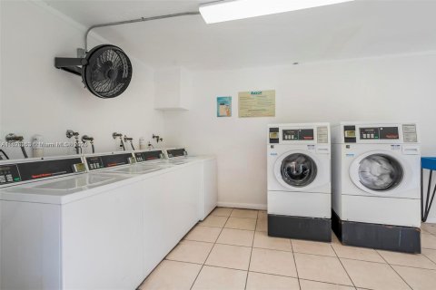 Copropriété à vendre à Miami Lakes, Floride: 2 chambres, 85.28 m2 № 1805954 - photo 18