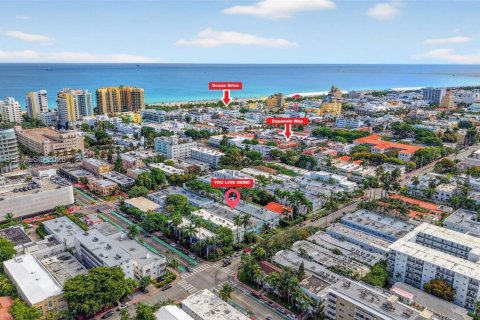 Condominio en Miami Beach, Florida, 1 dormitorio  № 2029826