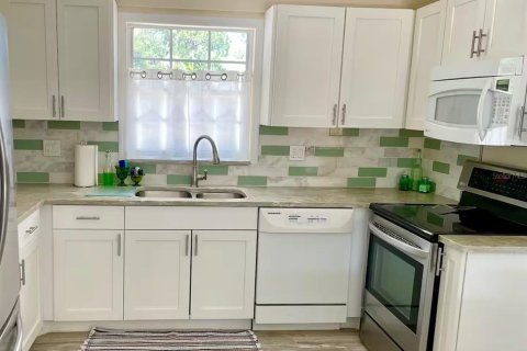 House in Bradenton, Florida 3 bedrooms, 132.85 sq.m. № 1552964 - photo 3