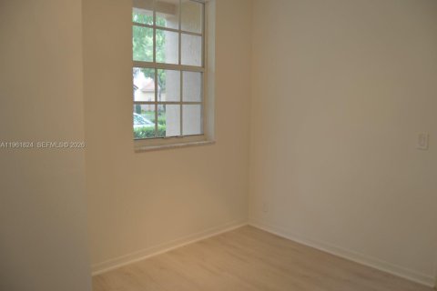 Touwnhouse à louer à Weston, Floride: 4 chambres, 160.54 m2 № 2024649 - photo 7