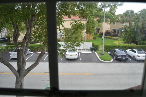 Touwnhouse à louer à Weston, Floride: 4 chambres, 160.54 m2 № 2024649 - photo 18