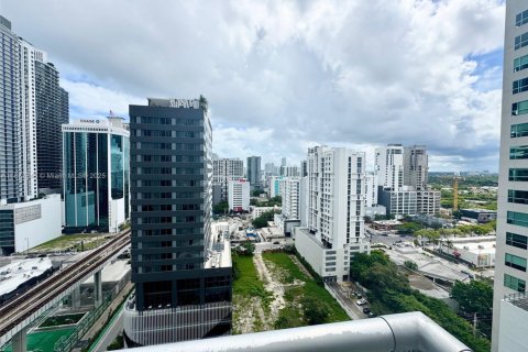 Condo in Miami, Florida, 1 bedroom  № 1926264 - photo 8