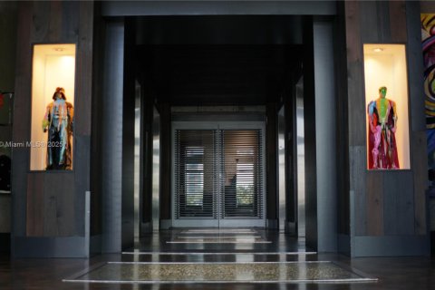 Condo in Miami, Florida, 1 bedroom  № 1926264 - photo 10