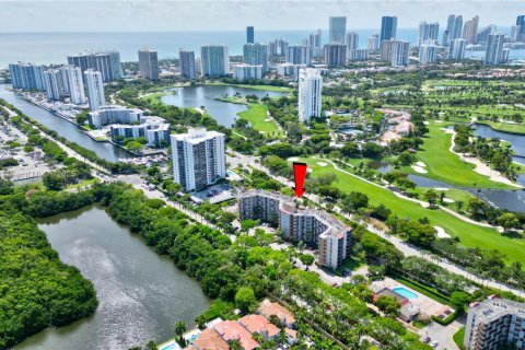 Condo in Aventura, Florida, 1 bedroom  № 1857502 - photo 12