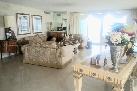 Condo in Sunny Isles Beach, Florida, 3 bedrooms  № 2082531 - photo 8