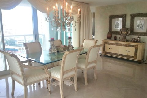 Condo in Sunny Isles Beach, Florida, 3 bedrooms  № 2082531 - photo 9