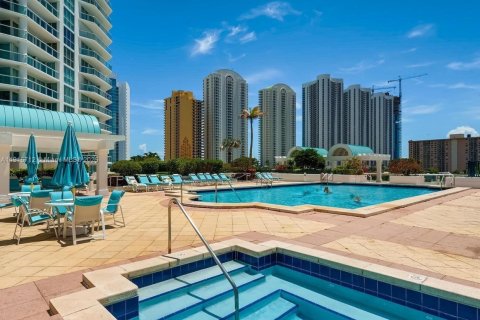 Condo in Sunny Isles Beach, Florida, 3 bedrooms  № 2082531 - photo 19