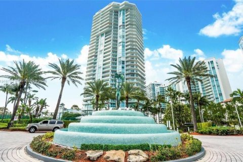 Condo in Sunny Isles Beach, Florida, 3 bedrooms  № 2082531 - photo 25
