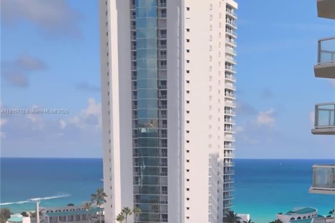 Condo in Sunny Isles Beach, Florida, 3 bedrooms  № 2082531 - photo 23