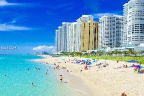 Condo in Sunny Isles Beach, Florida, 3 bedrooms  № 2082531 - photo 22