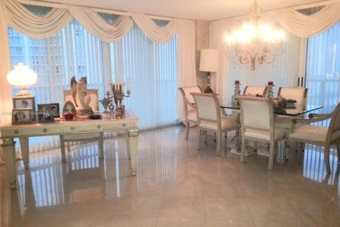 Condo in Sunny Isles Beach, Florida, 3 bedrooms  № 2082531 - photo 7