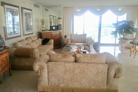 Condo in Sunny Isles Beach, Florida, 3 bedrooms  № 2082531 - photo 6