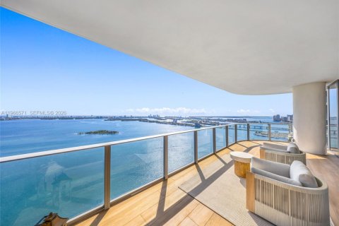 Condo in Miami, Florida, 4 bedrooms  № 2033583 - photo 5