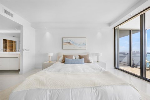 Condo in Miami, Florida, 4 bedrooms  № 2033583 - photo 29