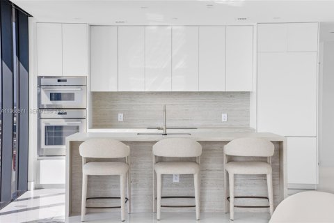 Condo in Miami, Florida, 4 bedrooms  № 2033583 - photo 21