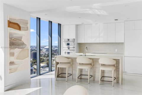 Condo in Miami, Florida, 4 bedrooms  № 2033583 - photo 20