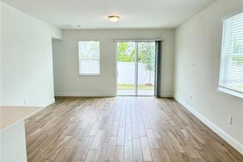 Touwnhouse à louer à Minneola, Floride: 4 chambres, 190.82 m2 № 2415408 - photo 14