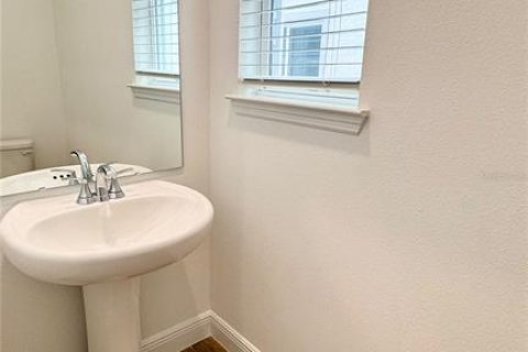 Touwnhouse à louer à Minneola, Floride: 4 chambres, 190.82 m2 № 2415408 - photo 12