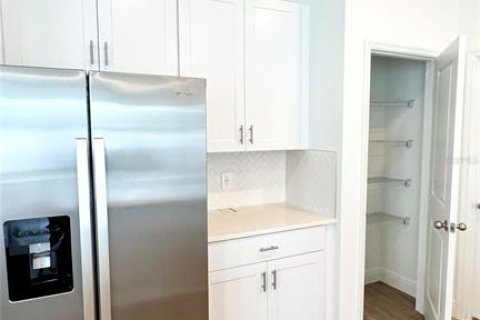 Touwnhouse à louer à Minneola, Floride: 4 chambres, 190.82 m2 № 2415408 - photo 17