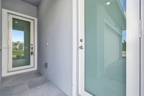 Купить виллу или дом в Лихай-Эйкерс, Флорида 4 спальни, 167.22м2, № 2066299 - фото 4