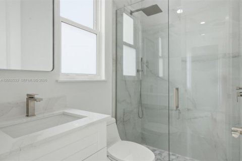 Купить виллу или дом в Лихай-Эйкерс, Флорида 4 спальни, 167.22м2, № 2066299 - фото 22