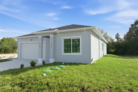 Купить виллу или дом в Лихай-Эйкерс, Флорида 4 спальни, 167.22м2, № 2066299 - фото 2