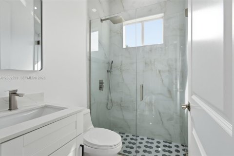 Купить виллу или дом в Лихай-Эйкерс, Флорида 4 спальни, 167.22м2, № 2066299 - фото 13