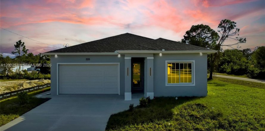 Дом в Лихай-Эйкерс, Флорида 4 спальни, 167.22м2 № 2066299