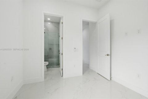 Купить виллу или дом в Лихай-Эйкерс, Флорида 4 спальни, 167.22м2, № 2066299 - фото 21