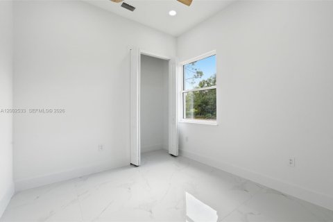 Купить виллу или дом в Лихай-Эйкерс, Флорида 4 спальни, 167.22м2, № 2066299 - фото 20